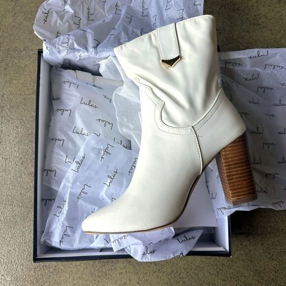 Lulus Shoes - New Lulus Taryne White Pointed Toe Ankle Western Booties